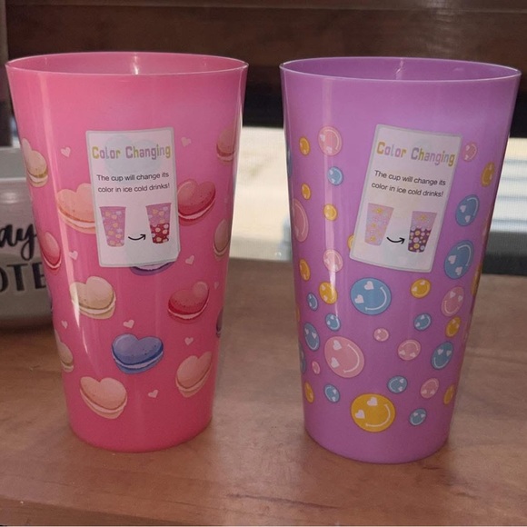 Other - 5/$5 Color Changing Heart and Macaron Cups